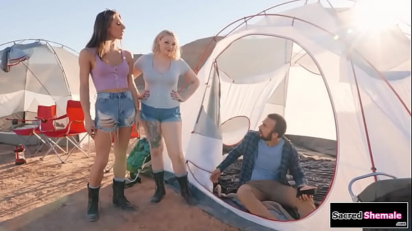 Big tits shemale Jade Venus jacks off outdoors with a toy and a guy catches her.The brunette tgirl sucks his cock and is rimmed.Then shes barebacked 