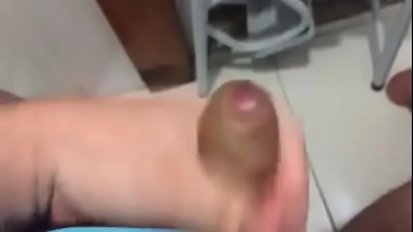 Novinho gozando gostoso