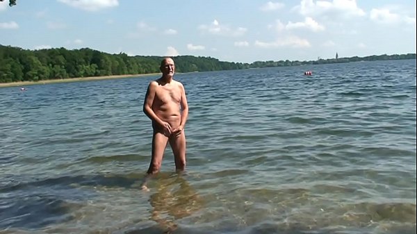 Wanking in the nudist area 4