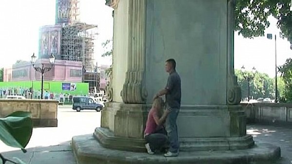 Blasstueck - Berlin Siegessaeule Public und fast erwischt