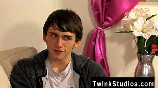 Twink movie Colby London has a sausage fetish and he's not afraid to