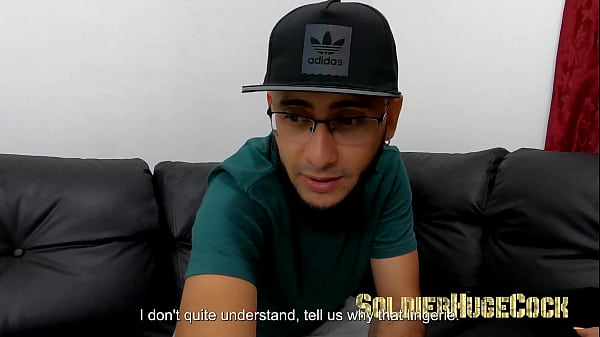 In a small but entertaining chat with the MILF Roxana Caputo, I end up penetrating her delicious ass  