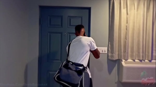 PHAT BOOTY LATINA JEYLA SPICE SHARES A ROOM WITH A STRANGER AND HIS BBC