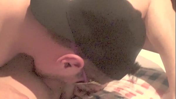 mamada a su macho antes de que le culee 