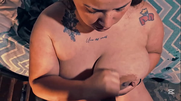 Despertandola para que me de una mamada  