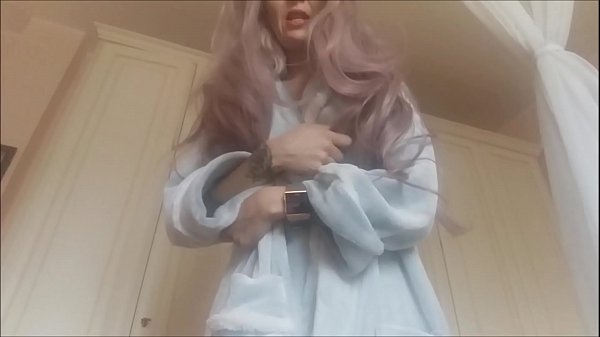 a mum for a friend ... she knows that her step son loves the stenches that come out strong from the magnificent ass of mommy