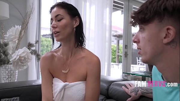Saved Stepmom From My Perving Friend, Now She Wants To 69 Me  