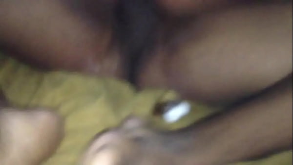 Mi esposa le moja los huevos a mi amigo