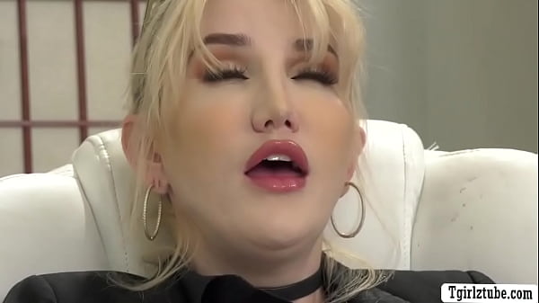 Shemale psychiatrist interviews her old guy patient about her past sex.After that,the guy goes to her and he then licks and fucks her ass. 