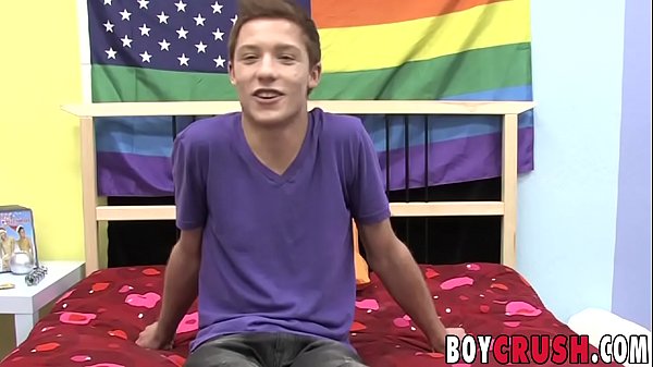 Twink toying his ass while cumming 