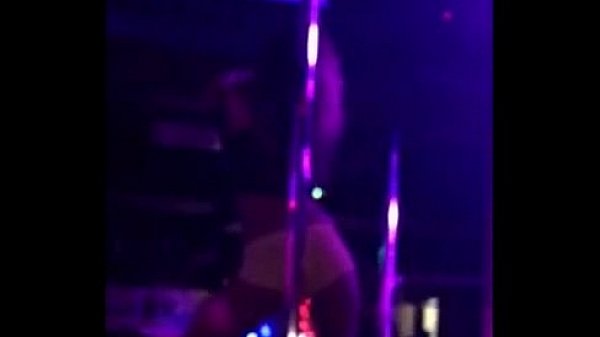 Polish Teen Dancing on the tube and doing striptease (dziewczynka17)  