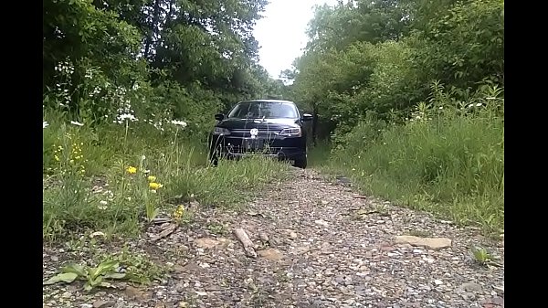 Se masturbando na floresta  