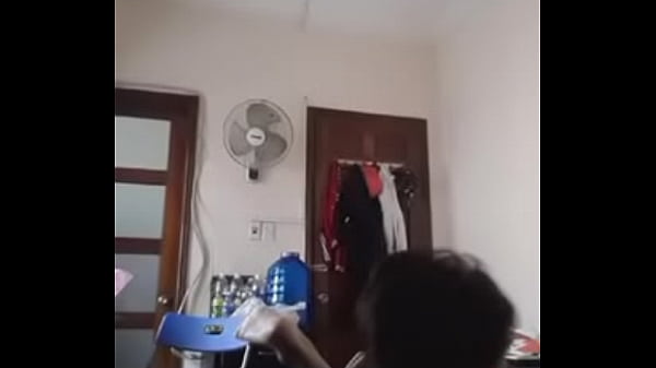 Chơi em tại nh&agrave; la bể ph&ograve;ng