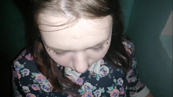 Миньет и кунилингус в подъезде