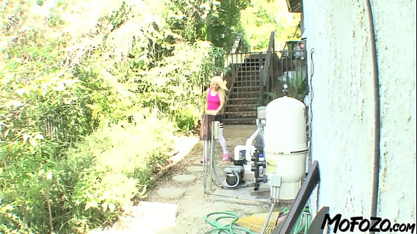 MOFOZO.com - Gamer Is Fucking A Blonde College Student