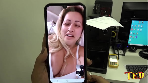 A putaria come&ccedil;a pelo telefone