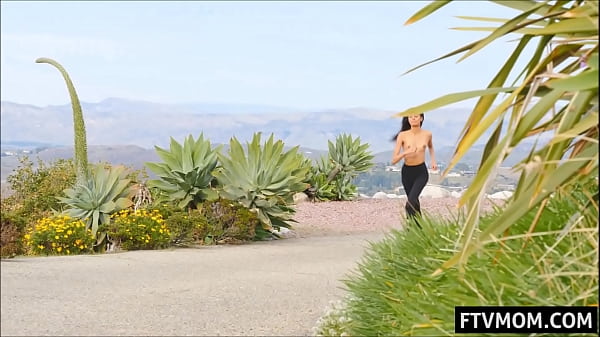 hot latina milf in leggings masturbates in public 