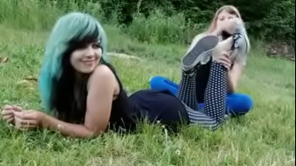 emo girl lick feet