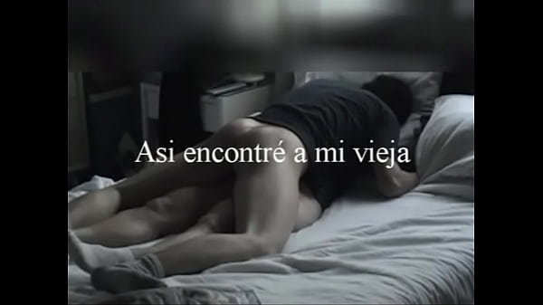 laura cogiendo con texto