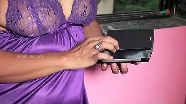 Bhabhi Romance with Massage Boy