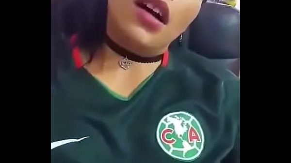 le mete la verga en su vagina