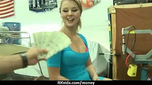 Amateur girl accepts cash for sex from stranger