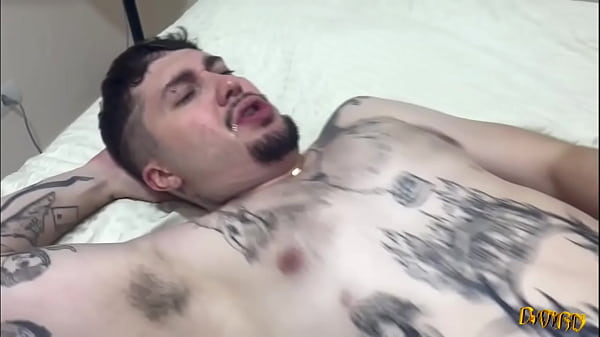 Registrei um momento &iacute;ntimo entre meu amigo e o namorado dele (COMPLETO NO RED) 