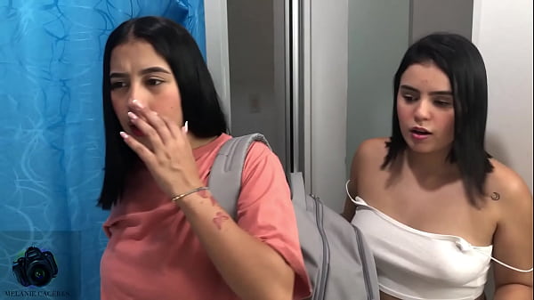 compartiendo habitaci&oacute;n de hotel con mis hijastros- trio - sexo duro - enorme corrida