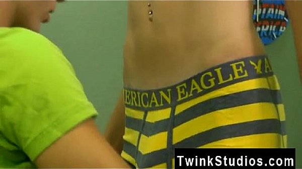 Gay fuck Jacobey London loves to keep his hook-ups interesting, so 