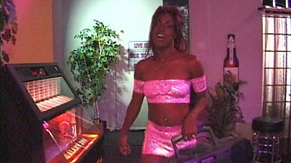 Metro - Shoetime - scene 2  