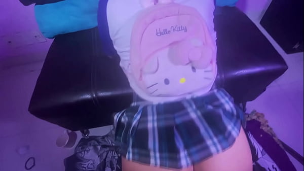 Putifalda de putita culona abriendo su culo 