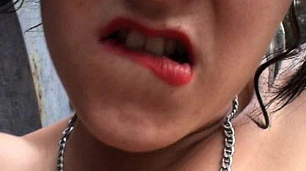 HellisabethQueen teen brunette pleasing herself outside 2/2