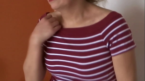 MY MATURE WIFE IS FASCINATING TO EXHIBIT HER BODY AND PUT ON HARD COCKS, LOOK AT HOW HER TITS SHOWS, WISHES TO BE FILLED WITH MILK, WISHES CUM ON HER TITS  