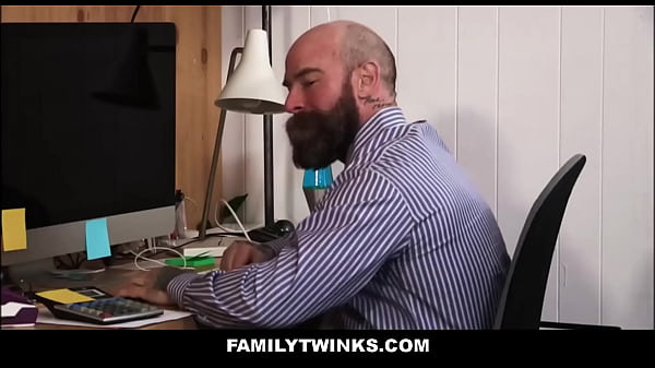 FamilyTwinks - Stepson Lets Stepdad Family Fuck Him At His Job 