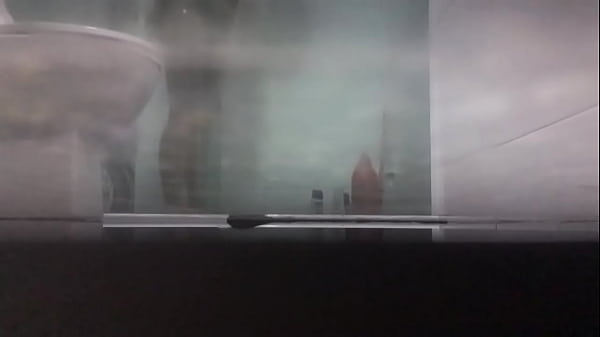 V&iacute;deo amador gostosa tomando banho