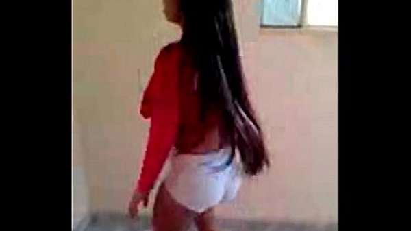 Jhennis kut kut dan&ccedil;ando funk chama a kut kut que ela &eacute; fora do comum[1]