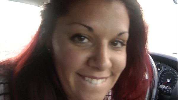 mamando una polla jogosa en coche