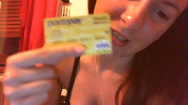 Lo schiavo su Skype oggi imparer&agrave; a bere la piscia ed a pagare tutti i suoi soldi fino all'ultimo centesimo per far felice la sua mistress