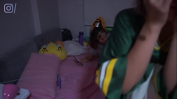 ARG Twitch stremerGirl  se le ve las tetas