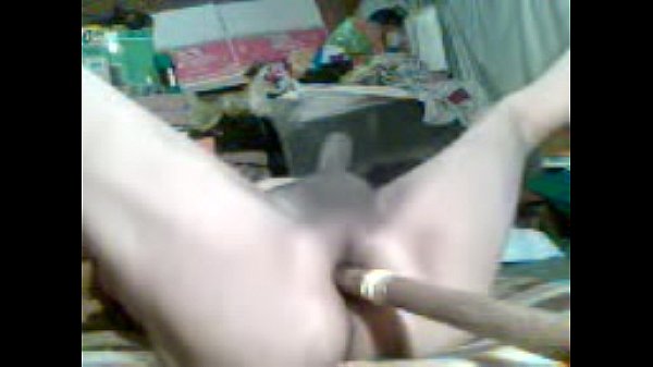 un palo duro le da satisfaccion anal y lo goza ricamente