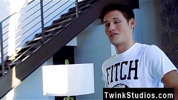 Hot twink It's a classic porno scene: a molten pizza delivery guy, 