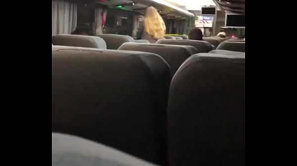 Safado na punheta dentro do &ocirc;nibus 