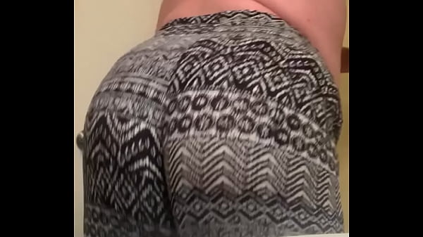 Str8 btm showing ass  