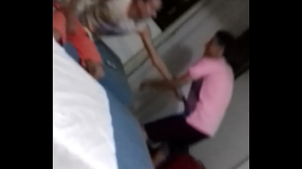 NEGAO da pika de controle querendo pegar novinho no quarto do hotel