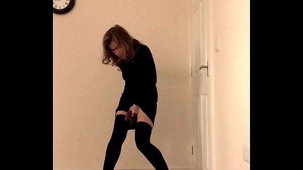 Beautiful British milf snatching a knee trembler