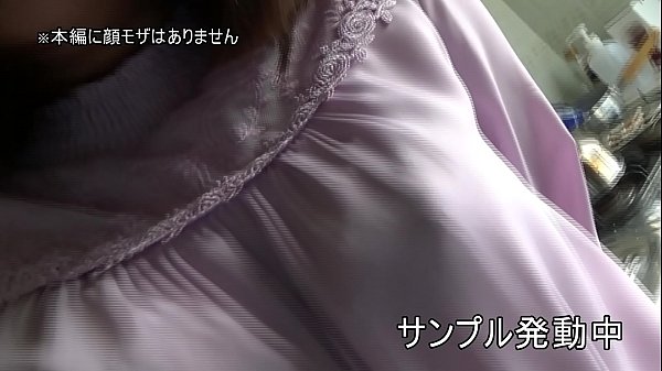 友達と清楚なフリしてナンパ待ちしていたヤリたい盛りのJDあんなちゃん。カメラに向かってアナルもマ〇コもおっぴろげて、めちゃ過激な映像が撮れましたwそんな清楚ビッチ娘とキッチンでパンパン激しい音を鳴らしてヤリまくり天国！