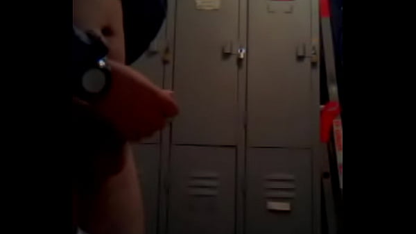 masturbandome en el ba&ntilde;o