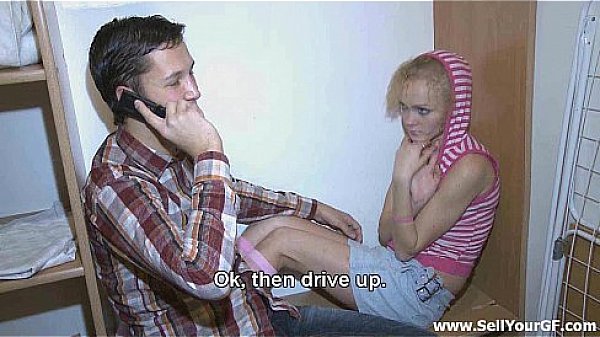 Blondie Foxy in trouble