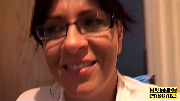 BDSM brit Amber squirts before facial domination