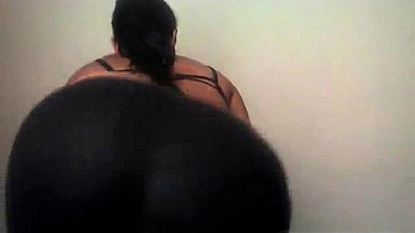 Busty Naomy Waters In Black Leggins Strips And Masturbates